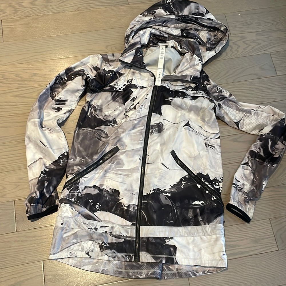 Lululemon rain jacket with hood size 2